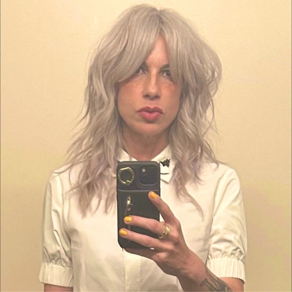 Meet your Posher, Lise - Picture 1 of 1